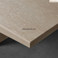 Table à thé en pierre solide avec dessus en travertin durable Mobilier d'extérieur confortable pour cour intérieure