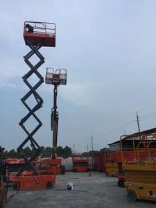 Mini elevador de tijera eléctrico Man Lift más vendido para trabajos de mantenimiento del hogar. - Product Image 2