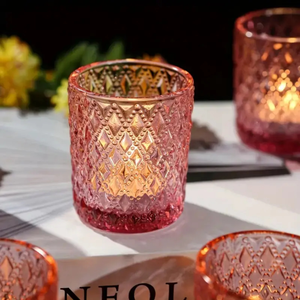 Vente en gros <span class=keywords><strong>de</strong></span> bougeoirs en verre personnalisés OEM style diamant, en <span class=keywords><strong>cristal</strong></span> tricolore, décoration d'intérieur pour la Saint-Valentin - Product Image 3
