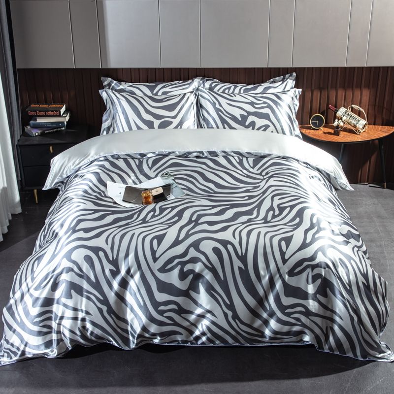 ม้าลายสีเงิน