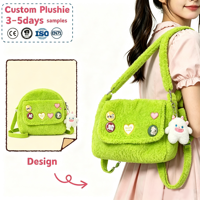 Sac bandoulière en peluche vert moelleux avec badge personnalisé, sac à bandoulière dessin animé pour adolescentes, usage quotidien, souvenir, commande en gros, sac en peluche personnalisé