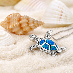 Collar de Lujo <span class=keywords><strong>con</strong></span> <span class=keywords><strong>Inicial</strong></span> Plateada y Dijes de Tortuga Marina, <span class=keywords><strong>Cadena</strong></span> de Caja Chapada en Rodio <span class=keywords><strong>con</strong></span> Ópalo, de Moda, Unisex, para Bodas, Compromisos y Regalos - Product Image 3