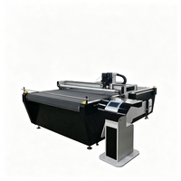 Machine de découpe CNC à lit plat 1625 avec couteau circulaire pour la découpe de tissus non tissés, tapis, rideaux, cuir PU