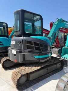 รถขุด KOBELCO SK55 มือสอง สภาพดี ชั่วโมงการทำงานต่ำ ความจุบุ้งกี๋มาตรฐาน บำรุงรักษาอย่างดี เหมาะสำหรับงานในพื้นที่แคบ - Product Image 1