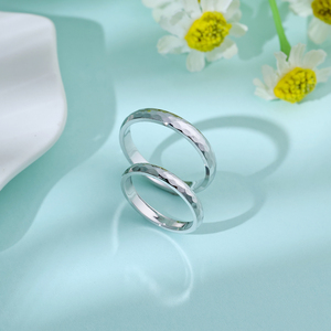 Bague de mariage en or massif 18 carats faite à la main, finition martelée brillante, design personnalisé de qualité supérieure pour un style simple et classique pour les mariages en duo - Product Image 5