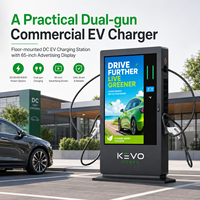 Station de recharge pour véhicules électriques à double borne, montée au sol, 30kW-80kW, avec affichage numérique 4K de 65 pouces pour la recharge publique
