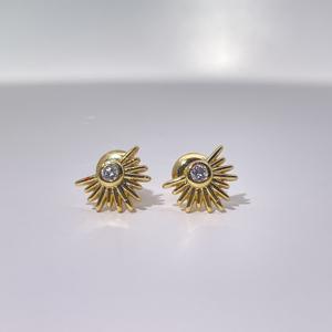 ต่างหูแบบติดหูทรงกลมสไตล์วินเทจคลาสสิกจาก Tianyu Gems ทำจากทองเหลืองชุบทอง ประดับด้วยพลอยเซอร์คอน ดีไซน์รูปทรงพระอาทิตย์ สำหรับผู้หญิง - Product Image 3