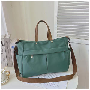 Sac fourre-tout en nylon de luxe léger, simple et polyvalent, avec motif lettres et écran, idéal pour le transport transfrontalier - Product Image 6