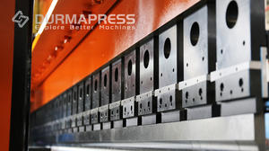 Prensa plegadora CNC Durmapress resistente 175T5000 con interfaz de programación gráfica y control de bomba servo confiable - Product Image 4