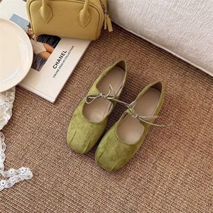 รองเท้าแมรี่เจนแบบผูกเชือก รุ่นใหม่ปี 2026  รองเท้าบัลเล่ต์หนังกลับสำหรับผู้หญิง ปลายเปิด พื้นนุ่ม สวมใส่สบาย - Product Image 4