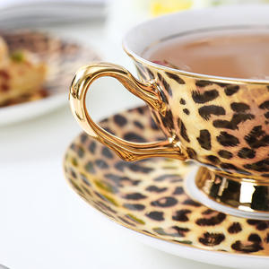 Internet Celebrity Cross-border Leopard Bone China Moda Taza de café y platillo Estilo europeo Luz Lujo Té de la tarde - Product Image 4