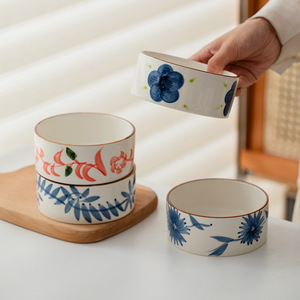 Bols en céramique peints à la main, décor floral sous glaçure, pour servir la nourriture à la maison - Product Image 1