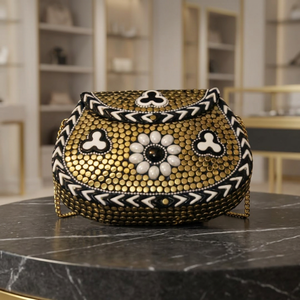 Pochette de soirée élégante en laiton doré vintage avec incrustation florale noire et blanche, faite à la main, pour cadeaux de fête, artisanat en résine, vente en gros - Product Image 1