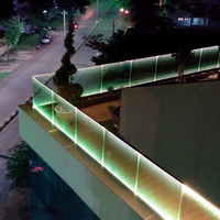 Balustrades en verre et aluminium pour extérieur, rampes en U avec éclairage LED étanche