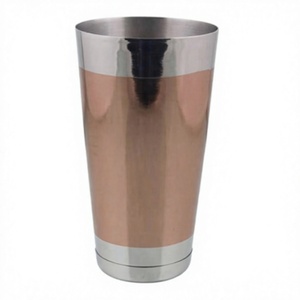 Shaker Boston en acier inoxydable finition cuivre moderne, élégant et écologique, pour barman professionnel et divertissement à domicile - Product Image 1