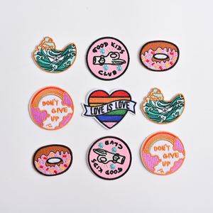 Écusson brodé thermocollant personnalisé de haute qualité, patch brodé de luxe pour vêtements, étiquette de chapeau, patchs tissés pour vêtements - Product Image 1