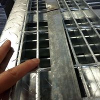 Grille en acier galvanisé antidérapante dentelée, en acier inoxydable et cuivre, anticorrosion, résistante au feu, durable, pour la décoration d'appartements