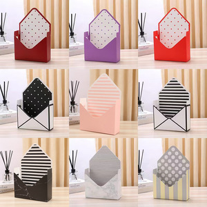 Boîtes cadeaux pliantes en carton écologiques en gros pour Halloween, la Saint-Valentin, la fête des mères, les anniversaires, les mariages - Bonbons - Product Image 2