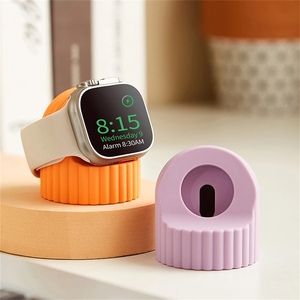 Support de <span class=keywords><strong>chargeur</strong></span> en Silicone vague mignon <span class=keywords><strong>pour</strong></span> <span class=keywords><strong>Apple</strong></span> <span class=keywords><strong>Watch</strong></span> <span class=keywords><strong>Serie</strong></span> 9 8 <span class=keywords><strong>7</strong></span> 6 5 <span class=keywords><strong>pour</strong></span> IWatch 49MM 41mm 44mm Base de support souple de bureau de charge - Product Image 2