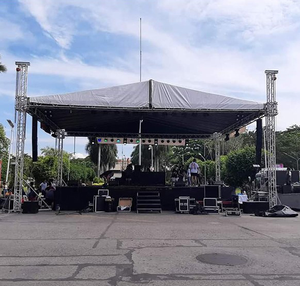 <span class=keywords><strong>ราคา</strong></span>เวทีพกพา โครงสร้างเสียงทรงสี่เหลี่ยม หลังคาเบา ลำโพงเวที ฉากหลังเวที ระบบโครงถักอลูมิเนียมสำหรับไฟ - Product Image 2