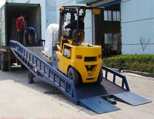 Lifting Height 0.9-1.7m Hydraulic Mobile <strong>Loading</strong> Dock <strong>Ramp</strong>-Smooth Operation for Forklift-Assisted <strong>Container</strong> <strong>Loading</strong> - Product Image 5