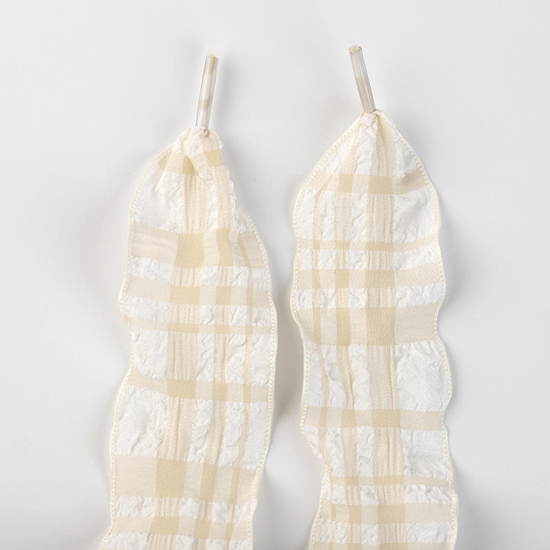 Beige plaid shoelaces