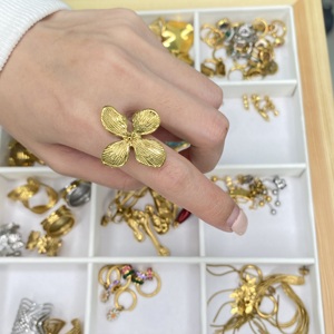 Custom Stainless Steel Gold Plated Flower Ring, Tarnish Resistant Fashion Statement Jewelry Wholesale Distributors - Product Image 2