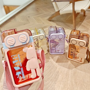 Seaygift Nouvelle Collection Été 2024 Gourde en plastique portable et mignonne en forme d'ours carré, <span class=keywords><strong>double</strong></span> fonction pour boisson, avec paille - Product Image 1
