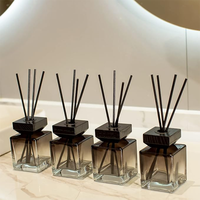 Bouteille en verre luxueuse et unique 100ML 150ML bouteille de diffuseur de roseau d'aromathérapie à la maison carrée noire