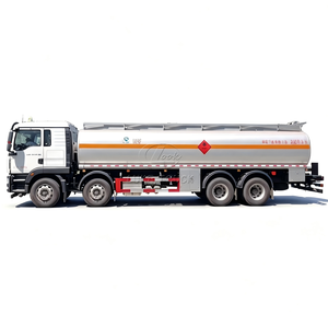Camion-citerne à huile Sinotruk 8X4 de 28m³ à 40m³ pour le ravitaillement mobile des champs pétrolifères - Product Image 1