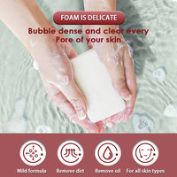 Savon nettoyant hydratant naturel fait à la main à l'huile d'olive et à la glycérine avec des huiles essentielles pour les mains, le visage et le corps 100g