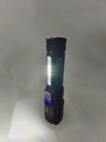 Lampe torche LED rechargeable par USB avec zoom, affichage numérique de la puissance, lumière latérale COB, torche d'urgence en plastique