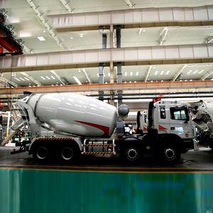 Mixer konstruksi G06V Mixer beton truk Diesel beton HARGA TERBAIK dengan dasar roda 3225 + 1350mm - Product Image 3