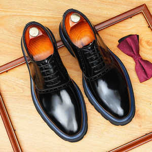 Zapatos Oxford de Hombre de Cuero Brillante Hechos a Mano - Estilo Nuevo 2025, Casuales de Negocios, con Plataforma y Punta en Pico - Product Image 2
