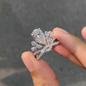 Bague de fiançailles vintage en or blanc 5.00tcw plaqué rhodium avec diamant de laboratoire en forme de poire |   Certifié IGI |   Couleur D-E-F, clarté VVSVS, double - Product Image 2