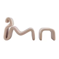 Chaise longue design moderne avec siège et dossier en fibre de verre ondulée pour la salle à manger et la chambre à coucher, pouf inclus