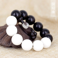 Bracelet de prière bouddhiste en graines de Bodhi blanches et perles Yin-Yang en ébène noir
