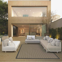 Ensemble de canapé lounge d'extérieur en rotin tressé moderne et luxueux 3 places avec coussins écologiques à séchage rapide pour jardin