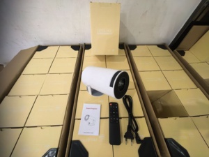 <span class=keywords><strong>Proiettore</strong></span> Portatile Intelligente HY300 Android 11 Mini <span class=keywords><strong>Proiettore</strong></span> LCD 120ANSI Design per Home Theater Esterno WiFi Proyector - Product Image 4