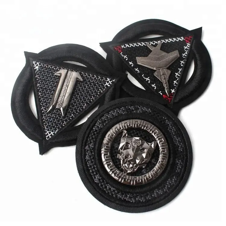 Nieuwe Ontwerp Custom 3D Merk Zinklegering Metalen Logo Luxe Borduurwerk Labels Patches voor Handtas Jeans