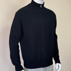 Classico Cardigan Invernale Traspirante con Cappuccio e Zip a Maglia Grossa in 100% Lana Merino da Uomo - Product Image 3