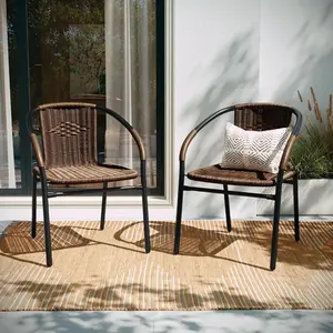 Lot de 2 chaises empilables modernes en rotin pour l'intérieur et l'extérieur, chaises de patio empilables en rotin avec dossier incurvé et croix - Product Image 2