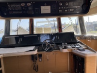 Panel Distribusi Listrik Kelautan Khusus 12V 24V dengan Perlindungan Pemutus Sirkuit dan Voltmeter Digital untuk Kapal Pesiar, Perahu, dan RV