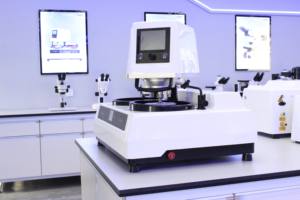 Machine de polissage et de meulage métallographique entièrement automatique à double disque FMP-3000S pour le traitement des surfaces métalliques, garantie 1 an - Product Image 3