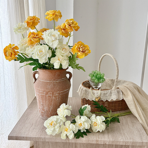 <span class=keywords><strong>ด</strong></span>อกไม้ประ<span class=keywords><strong>ด</strong></span>ิษฐ์รูปดอกรานันคูลัสสามดอก ขอบไหม้สไตล์ศิลปะ สำหรับตกแต่งบ้านสมัยใหม่และจัดฉากถ่ายภาพ<span class=keywords><strong>ง</strong></span>านแต่ง<span class=keywords><strong>ง</strong></span>าน - Product Image 3