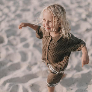 Bebé de verano ahuecado solapa de punto de ganchillo suéter cárdigan + Pantalones cortos conjunto de bebé suéter de dos piezas conjunto - Product Image 3