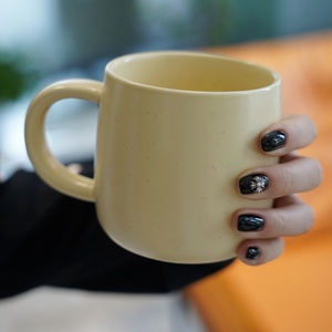 Đôi tone Mug gốm 2025 nóng bán hiện đại xử lý đặt hàng số lượng lớn <span class=keywords><strong>Matte</strong></span> kết thúc hộ gia đình drinkware - Product Image 3