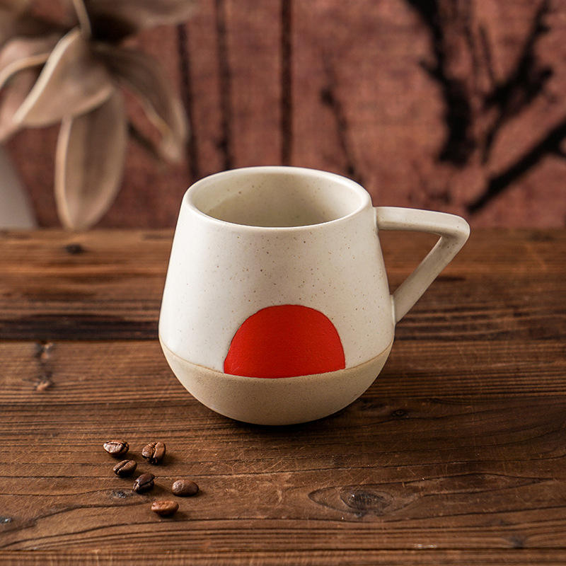 Coupe ronde rouge et blanche