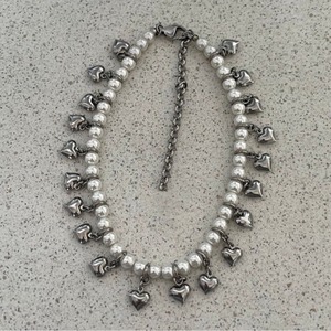 Collier en acier titane de luxe léger, style doux et cool, avec perles en forme de cœur et chaîne à billes, tendance pour le quotidien, Europe et Amérique - Product Image 4