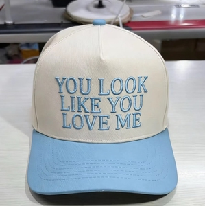 Cappello da Baseball Ricamato Personalizzato YOU LOOK LIKE YOU LOVE ME Verde Scuro per Sposa 2026, Cappellini Trucker Bicolore con Chiusura Snapback - Product Image 3